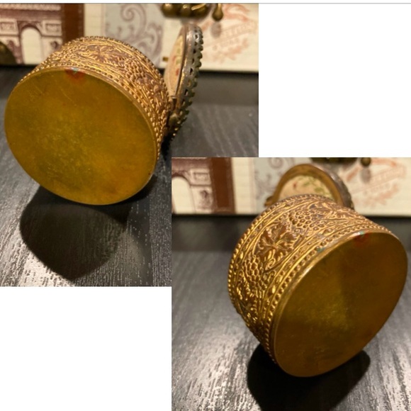 Vintage Patinated Victorian look Metal Vanity, Trinket, Jewel Box. 2x1.5 inches - Picture 15 of 16